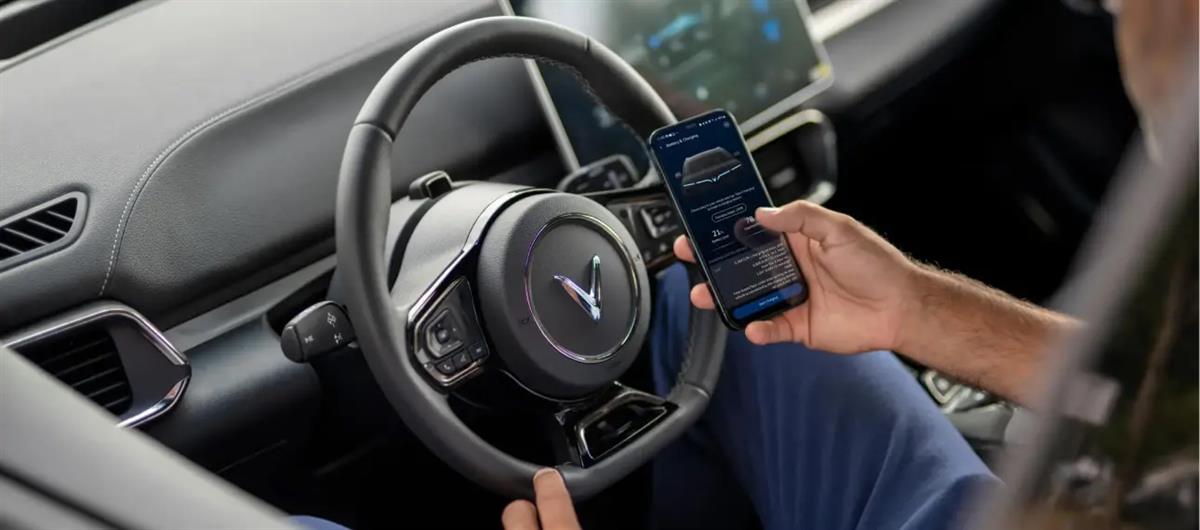 Với ứng dụng VinFast tại đại lý Toyota Vinh